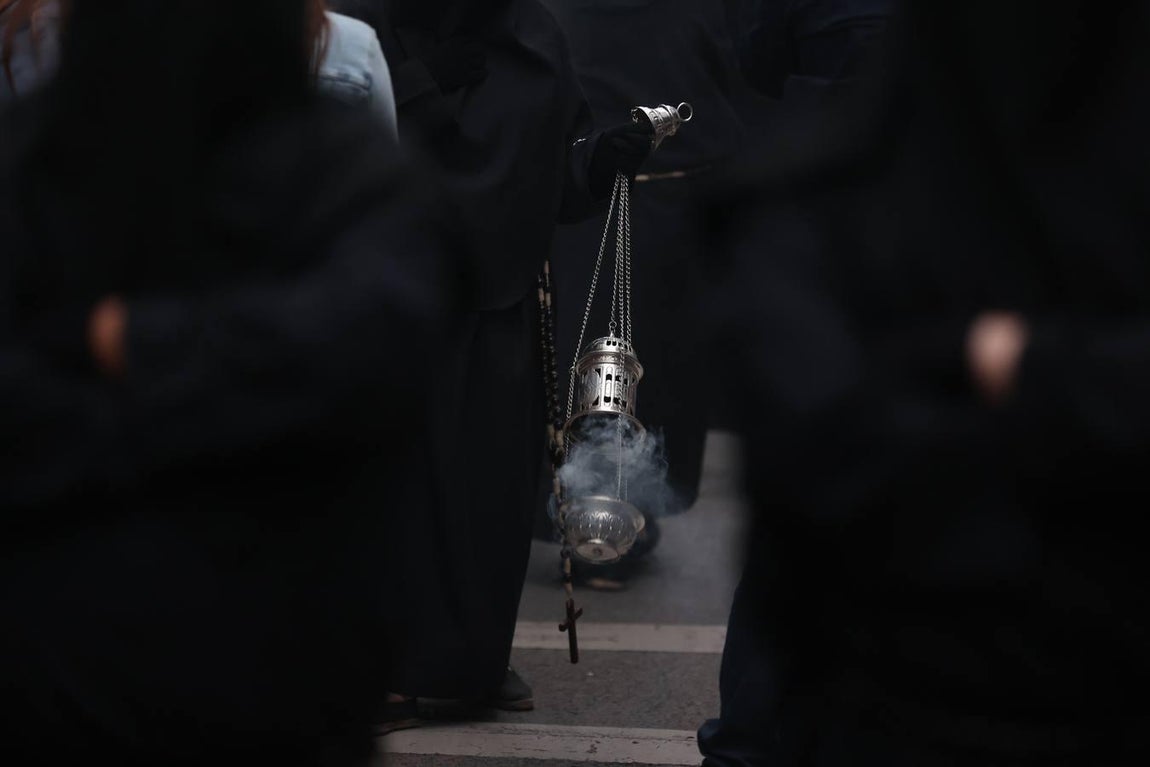 Lunes Santo | La mística salida del Via Crucis de Córdoba, en imágenes
