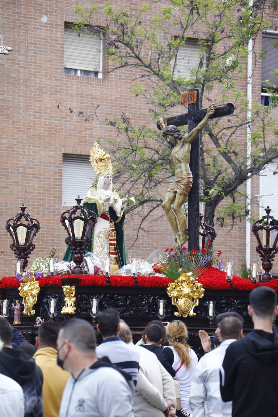 Miércoles Santo | La vibrante salida de la Piedad de Córdoba, en imágenes