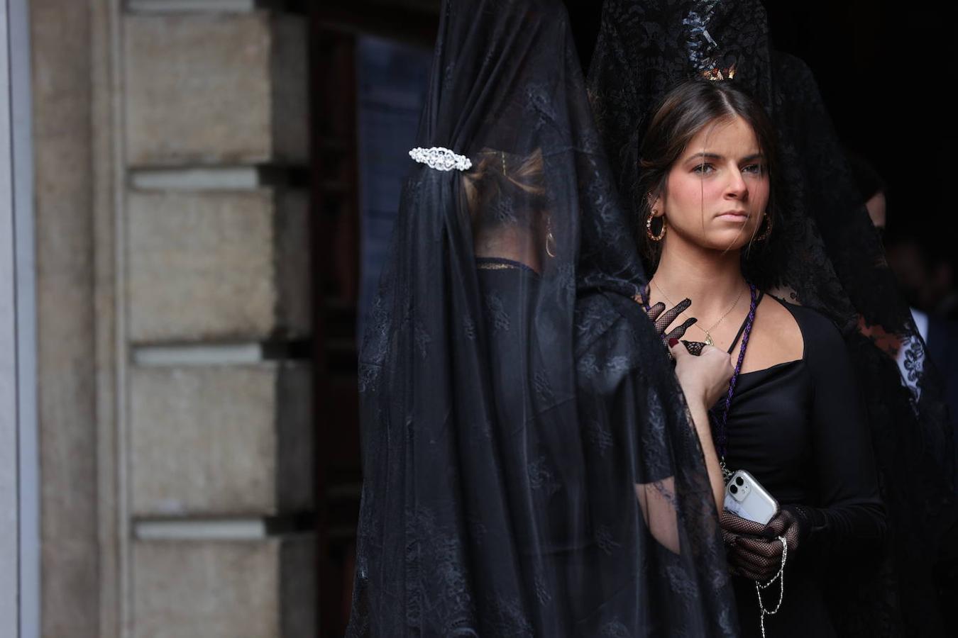 Jueves Santo | La radiante procesión del Caído de Córdoba, en imágenes