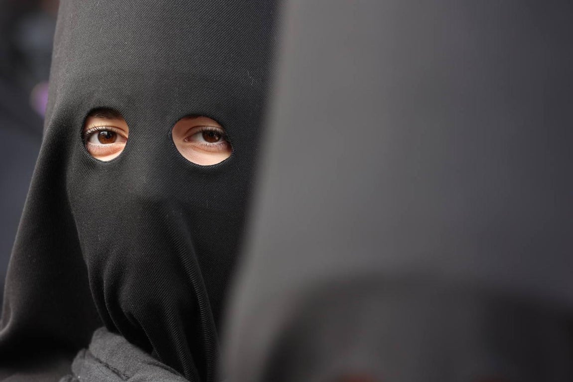 Jueves Santo | La radiante procesión del Caído de Córdoba, en imágenes