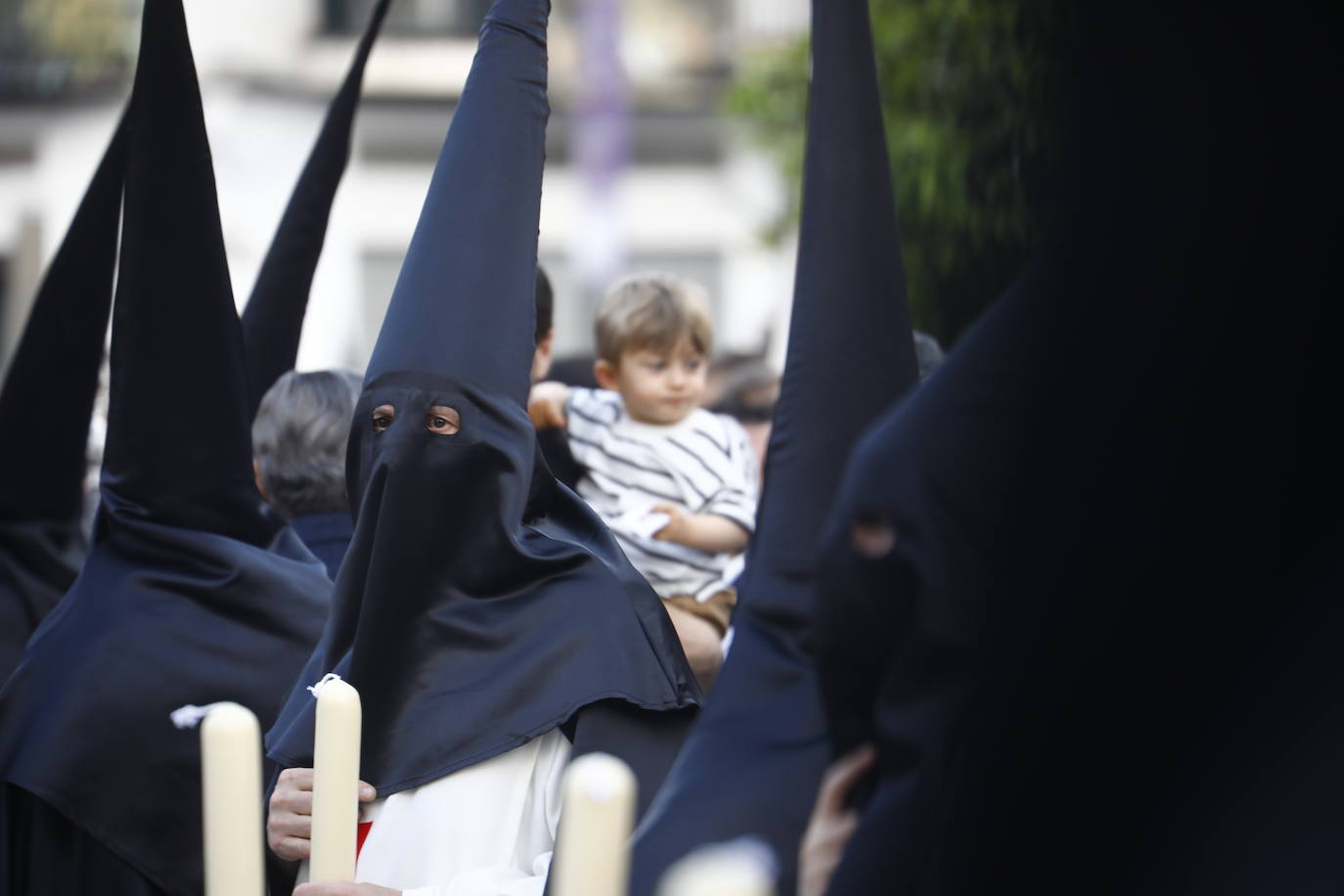 Jueves Santo | La popular procesión del Cristo de Gracia de Córdoba, en imágenes