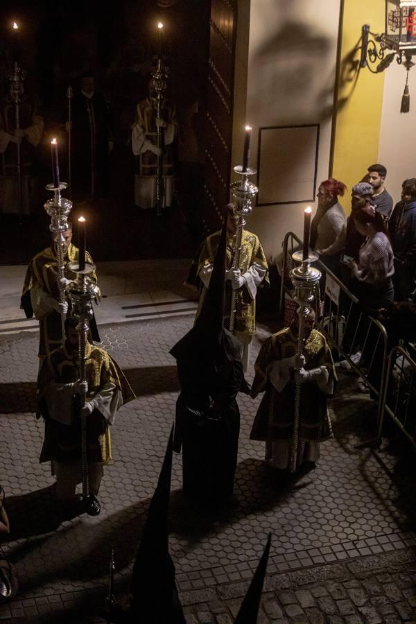 Contemplación y oración del Silencio en la Madrugada de Sevilla