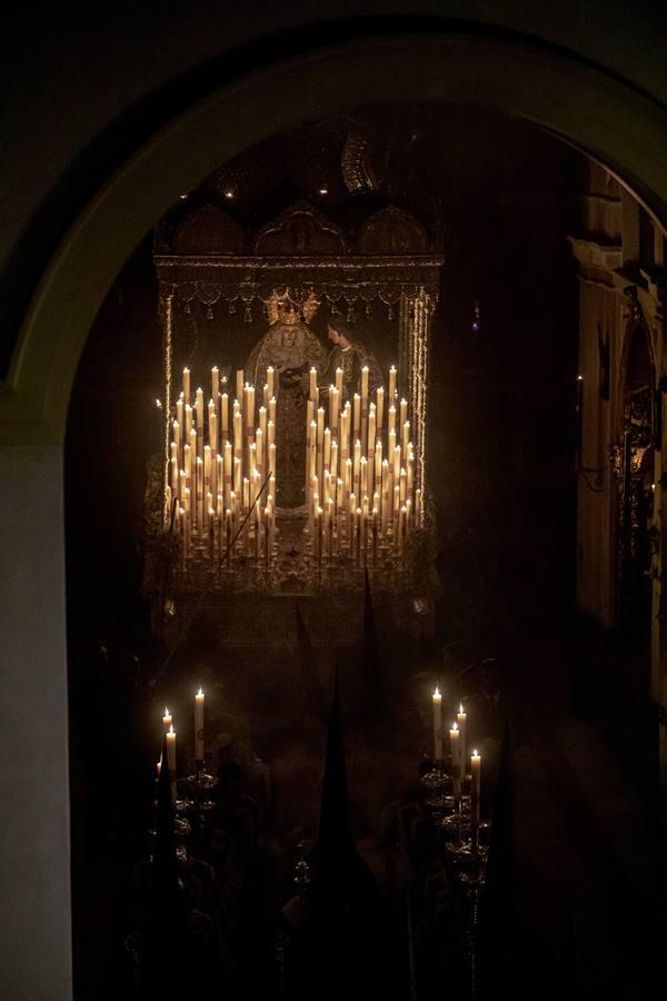 Contemplación y oración del Silencio en la Madrugada de Sevilla