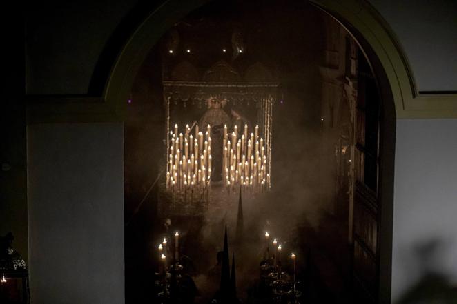 Contemplación y oración del Silencio en la Madrugada de Sevilla