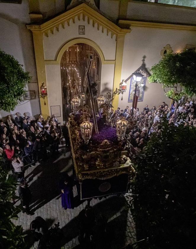 Contemplación y oración del Silencio en la Madrugada de Sevilla