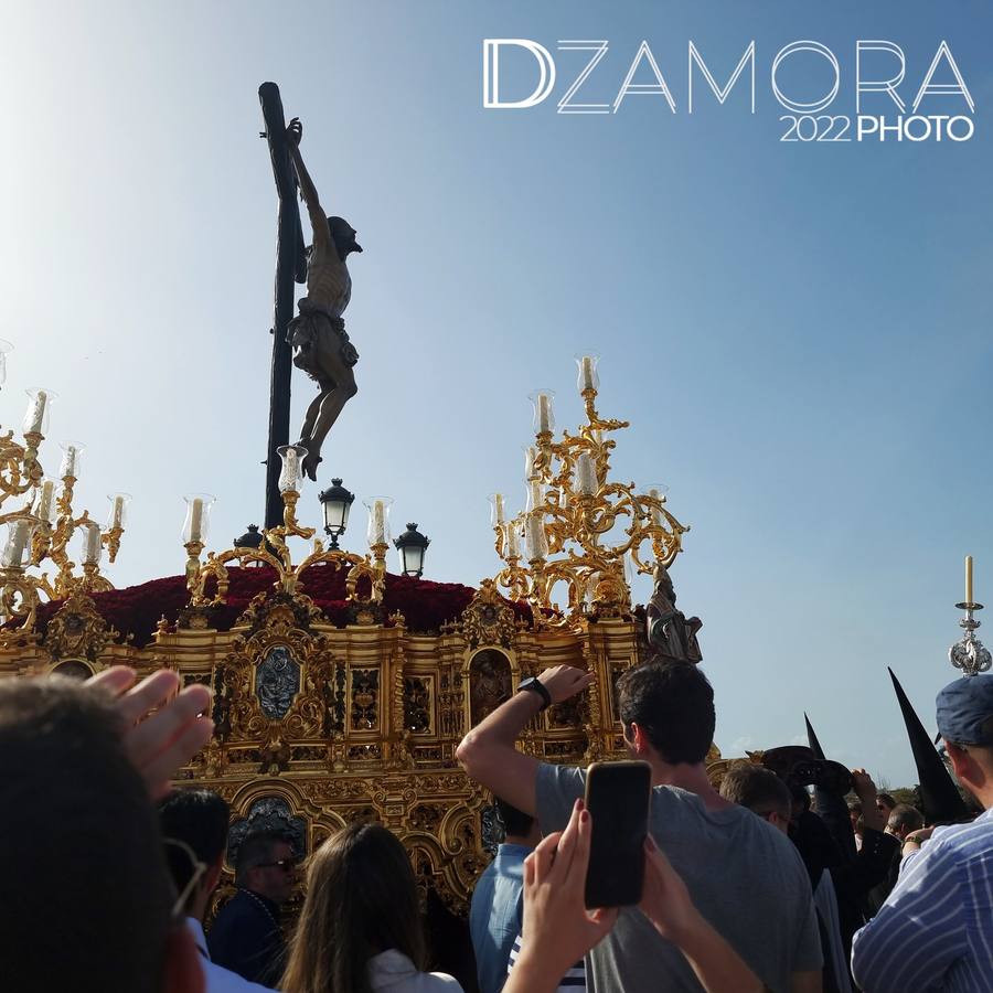 Las fotos de los lectores de ABC del Viernes Santo de la Semana Santa de Sevilla 2022