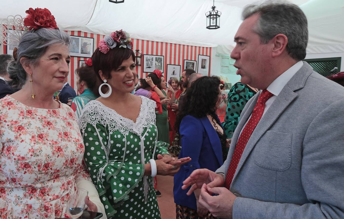 Entrega de los 'Claveles de la Prensa 2022' de la Asociación de la Prensa de Sevilla a Rocío Márquez, Alfonso Sánchez, Alberto López y la Asociación Maruja Vilches con el Polígono Sur. RAÚL DOBLADO