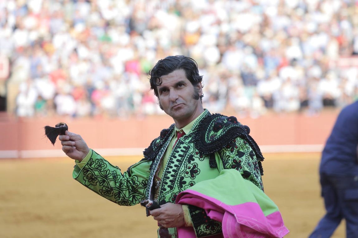 Corrida del sábado de farolillos de 2022 en la plaza de toros de Sevilla. RAÚL DOBLADO