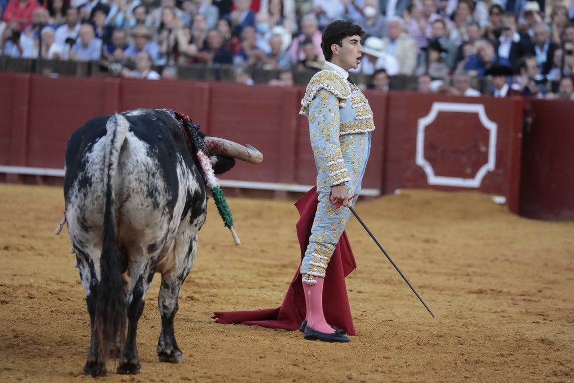 Corrida del sábado de farolillos de 2022 en la plaza de toros de Sevilla. RAÚL DOBLADO