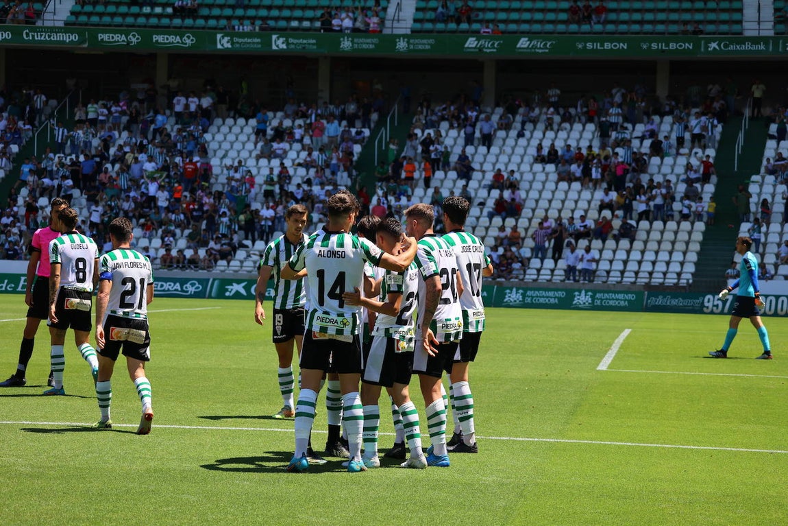 El ambiente y las mejores jugadas Córdoba CF - AD Ceuta en El Arcángel, en imágenes