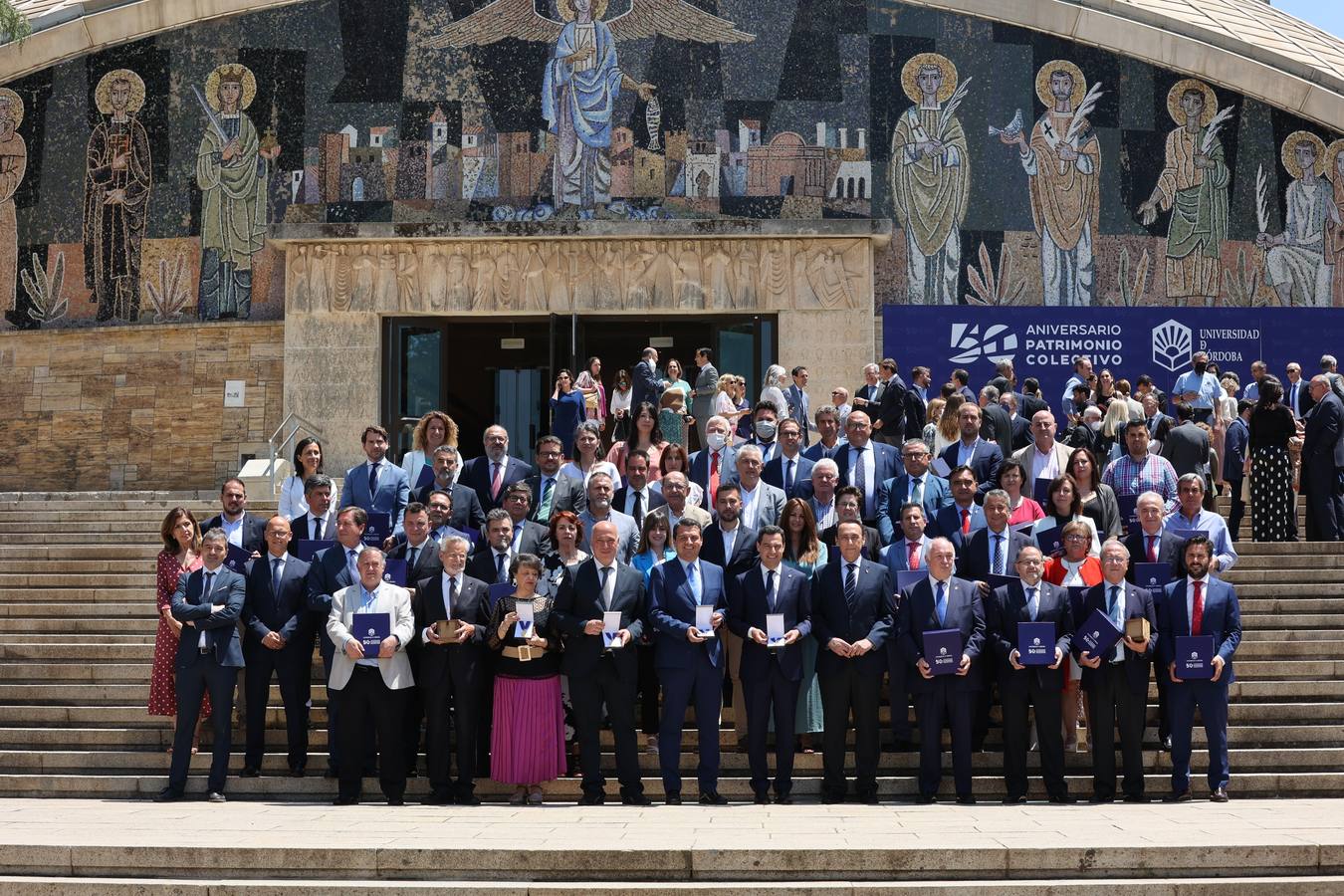 El presidente de la Junta destaca la contribución de la Universidad de Córdoba al «progreso de la sociedad»