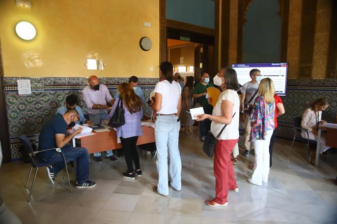 Las elecciones a rector en la Universidad de Córdoba, en imágenes