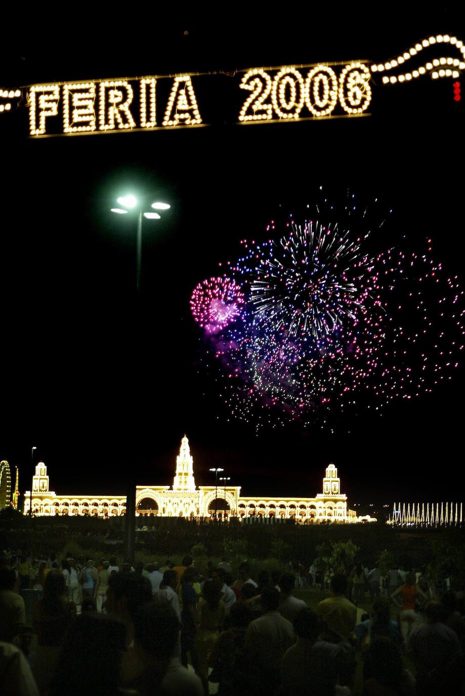 La evolución de la portada de la Feria de Córdoba en el Arenal, en imágenes
