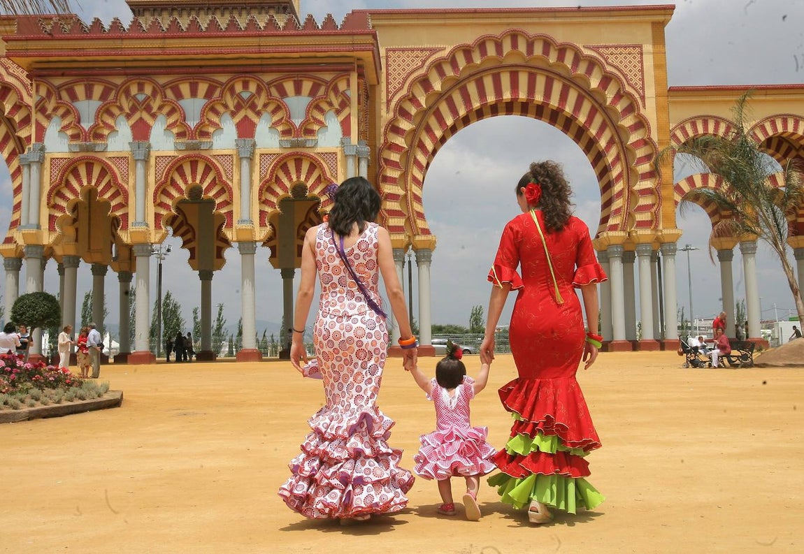 La evolución de la portada de la Feria de Córdoba en el Arenal, en imágenes