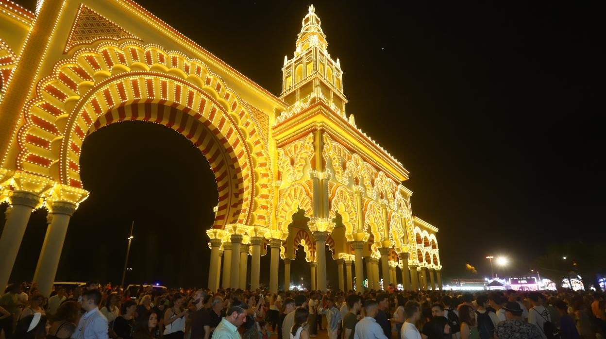 El encendido del alumbrado de la Feria de Córdoba 2022, en imágenes
