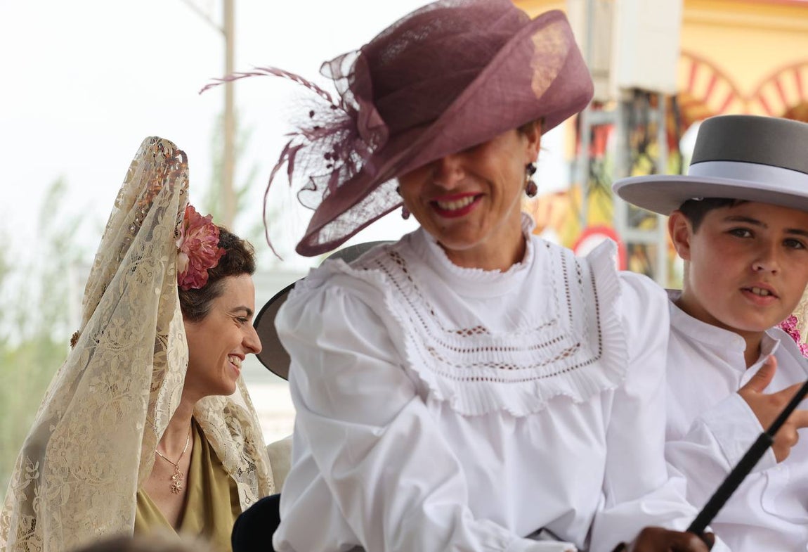 El familiar ambiente del domingo de Feria de Córdoba, en imágenes