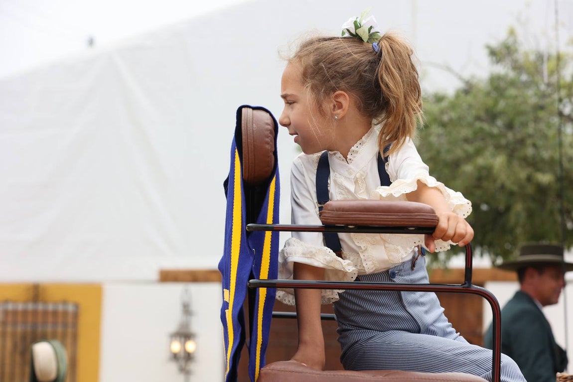 El familiar ambiente del domingo de Feria de Córdoba, en imágenes
