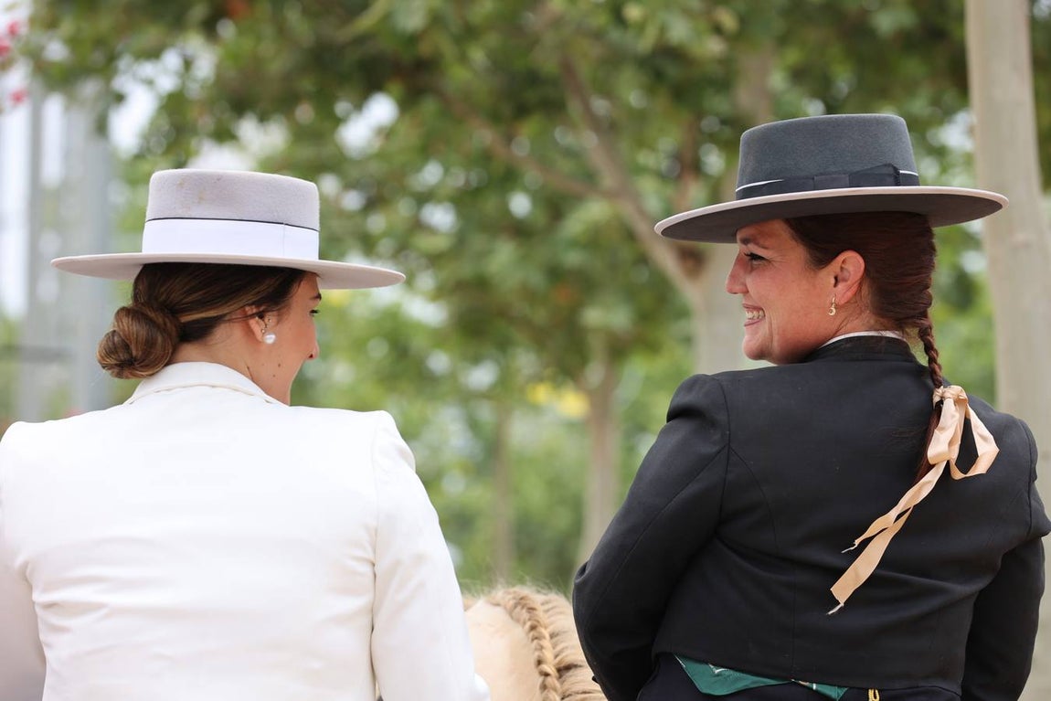 El familiar ambiente del domingo de Feria de Córdoba, en imágenes