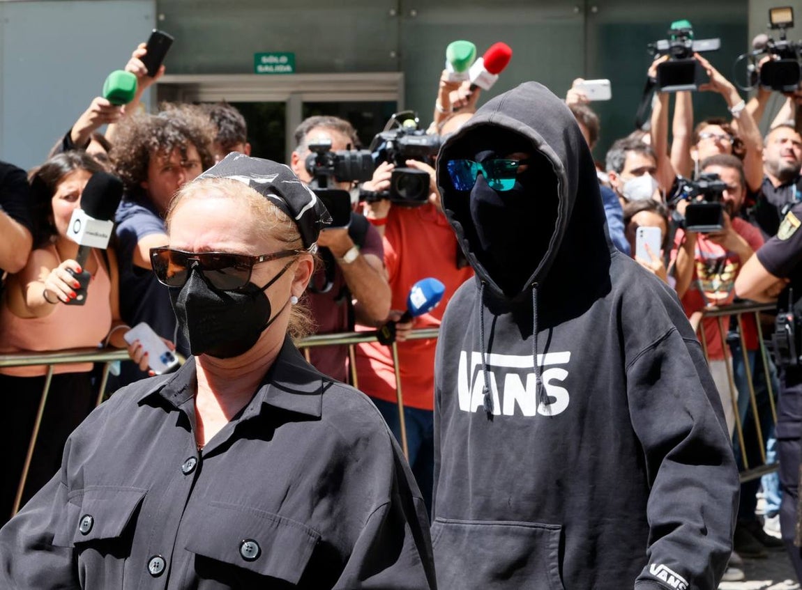 En imágenes, salida de la segunda jornada del juicio contra el &#039;Cuco&#039; y su madre por el caso Marta del Castillo