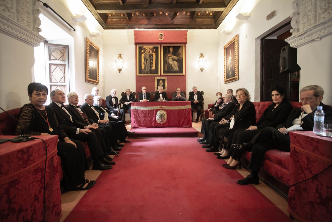 Ingreso de Alfonso Guerra en la academia de Buenas Letras