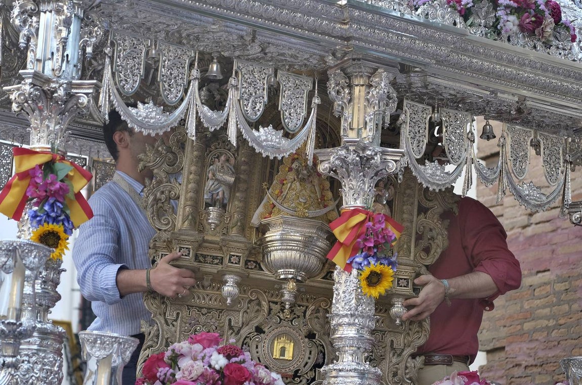 Salida de la hermandad del Rocío de la Macarena