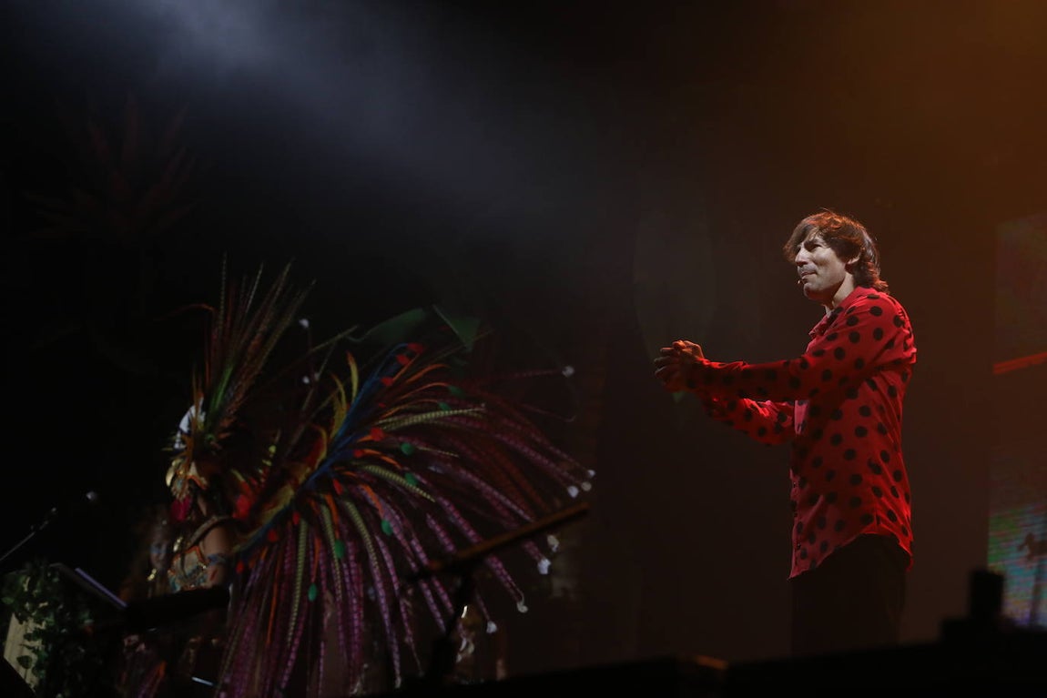 El espectacular pregón de India Martínez en el Carnaval de Cádiz, en imágenes
