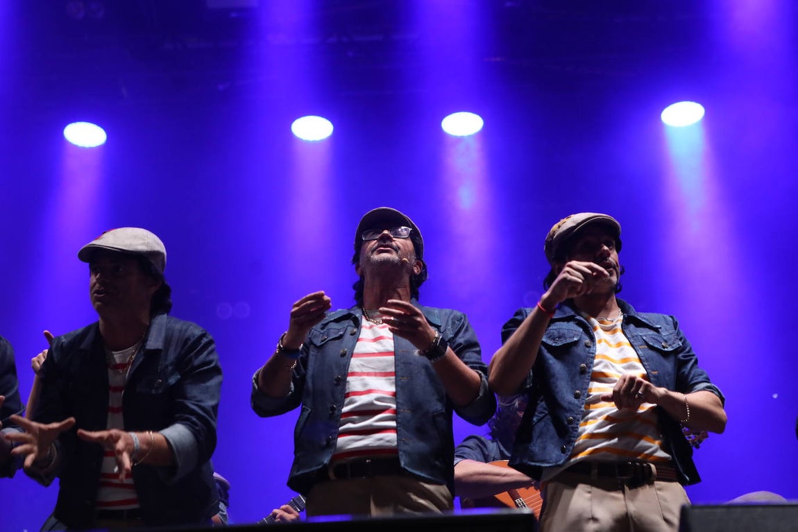 El espectacular pregón de India Martínez en el Carnaval de Cádiz, en imágenes