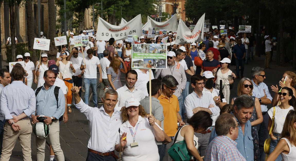 Nueva manifestación de trabajadores de Abengoa en Sevilla para pedir el rescate