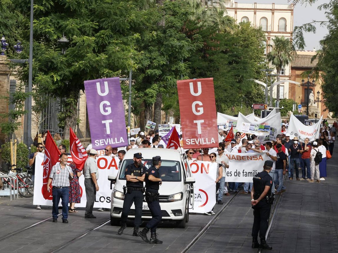 Nueva manifestación de trabajadores de Abengoa en Sevilla para pedir el rescate
