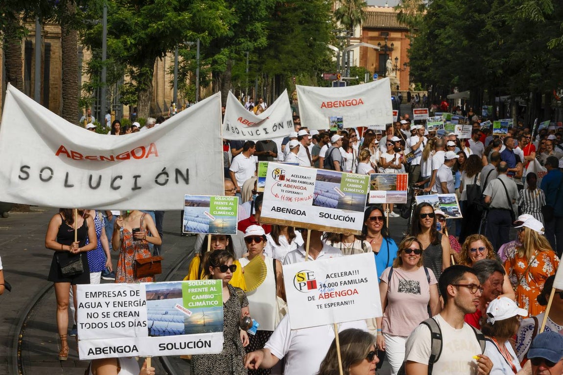Nueva manifestación de trabajadores de Abengoa en Sevilla para pedir el rescate