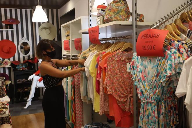 El comercio en el barrio de Ciudad Jardín en Córdoba, en imágenes