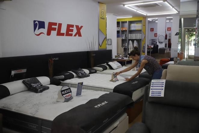 El comercio en el barrio de Ciudad Jardín en Córdoba, en imágenes