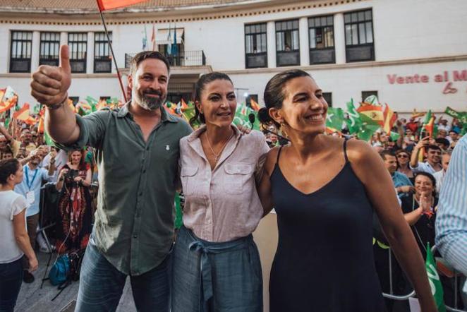 Abascal, en Lucena (Córdoba): «Vox votará en contra de cualquier investidura que no suponga un cambio real»