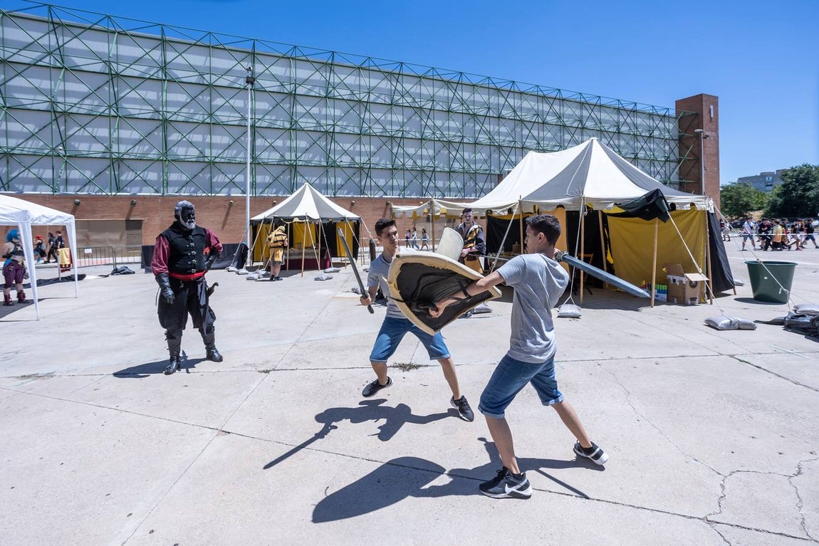 Miles de aficionados acuden al Mangafest Summer Edition de Sevilla en Fibes