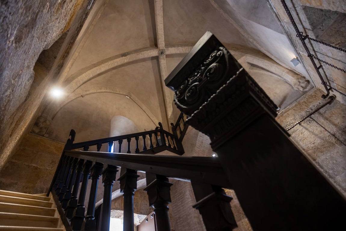 Recorrido interior por una Torre de don Fadrique ya restaurada