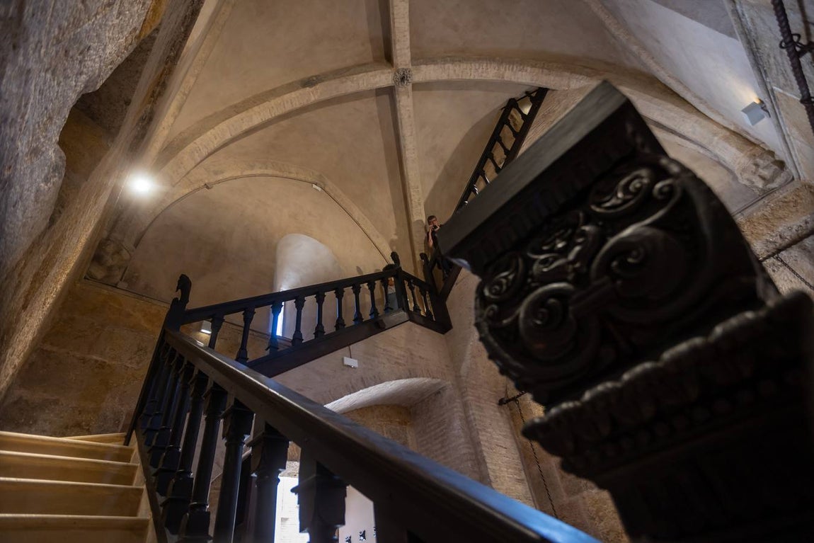 Recorrido interior por una Torre de don Fadrique ya restaurada