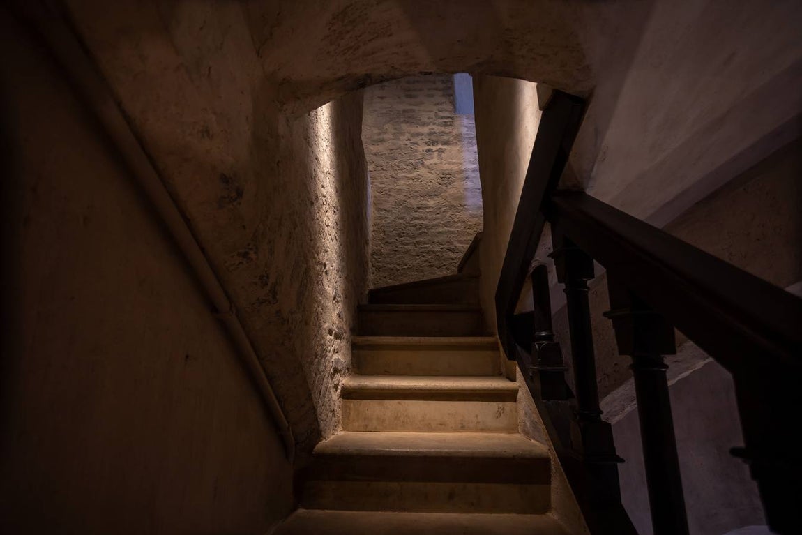 Recorrido interior por una Torre de don Fadrique ya restaurada