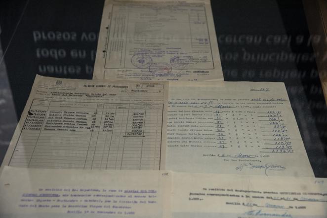 La exposición de la restauración del manto de la Virgen del Socorro del Amor