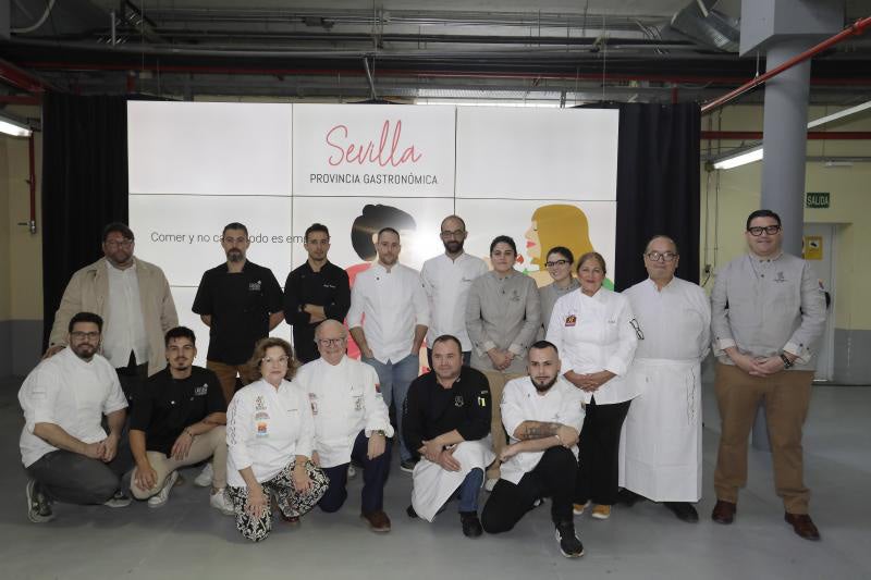 Foto de familia de los hosteleros que han participado en las jornadas