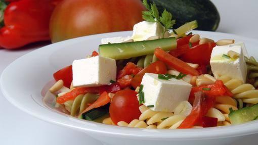 Aprende a hacer estas diez sencillas ensaladas de pasta fría perfectas para el verano