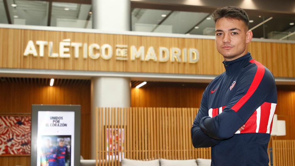 Un partido especial para Ismael, el canterano bético que busca despuntar en el Atlético