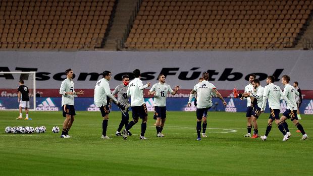 Canales entra en la alineación inicial de España ante Alemania