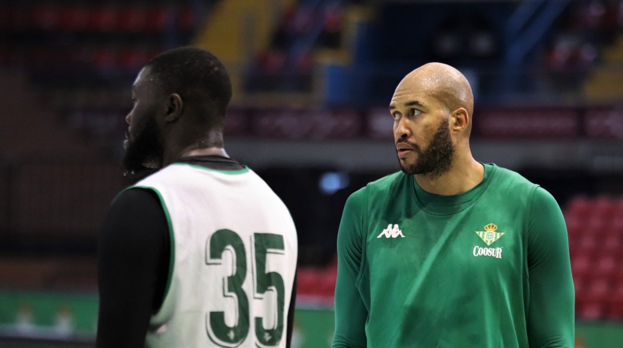 Jerome Jordan, durante un entrenamiento del Coosur Betis