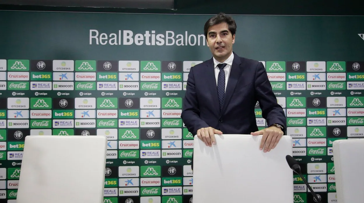 El Real Betis reelige a Ángel Haro como presidente del club con el apoyo  del 40% del capital