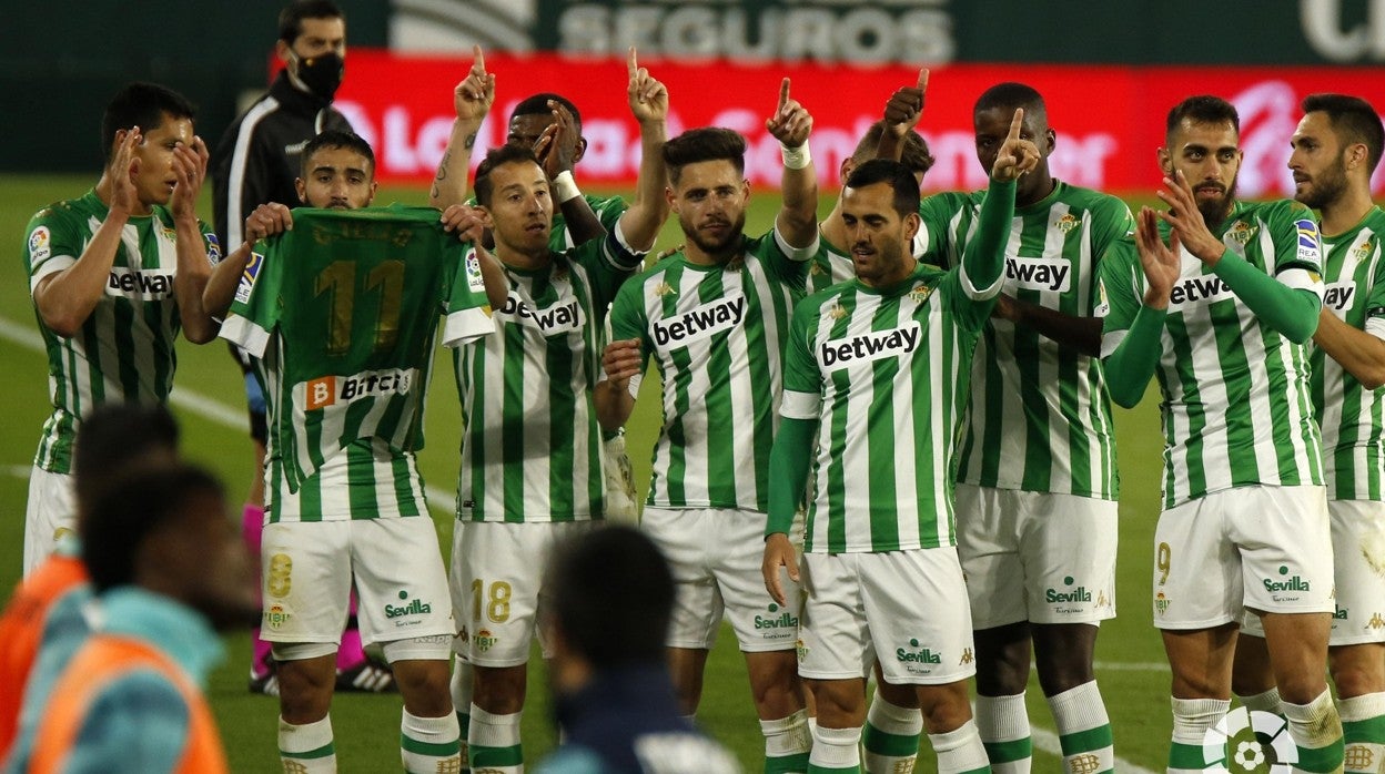 La emotiva dedicatoria de Fekir y los jugadores del Betis a Cristian Tello