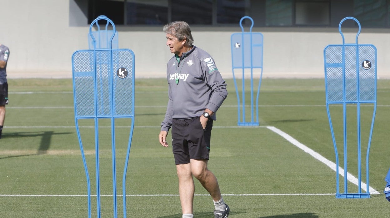 Manuel Pellegrini, en el entrenamiento del viernes en la ciudad deportiva