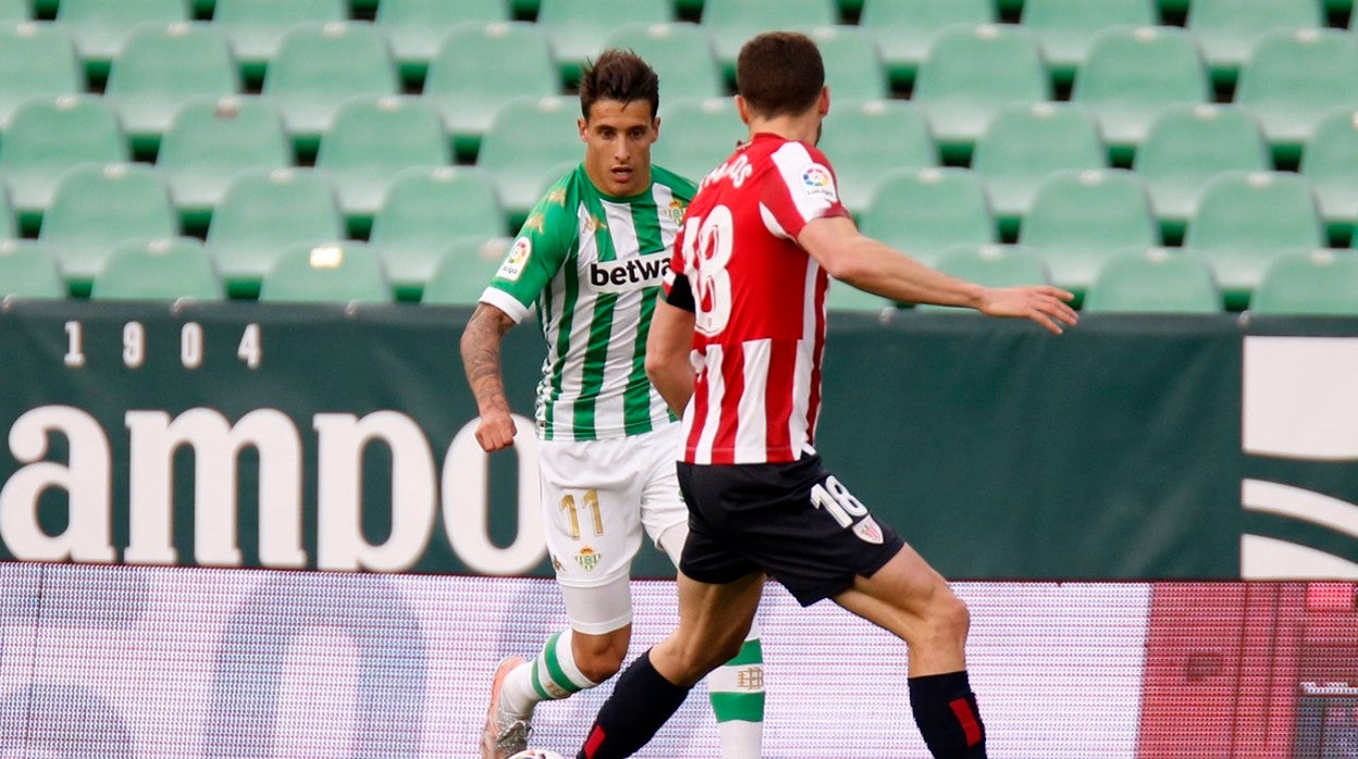 Tello busca el uno contra uno ante De Marcos el pasado miércoles