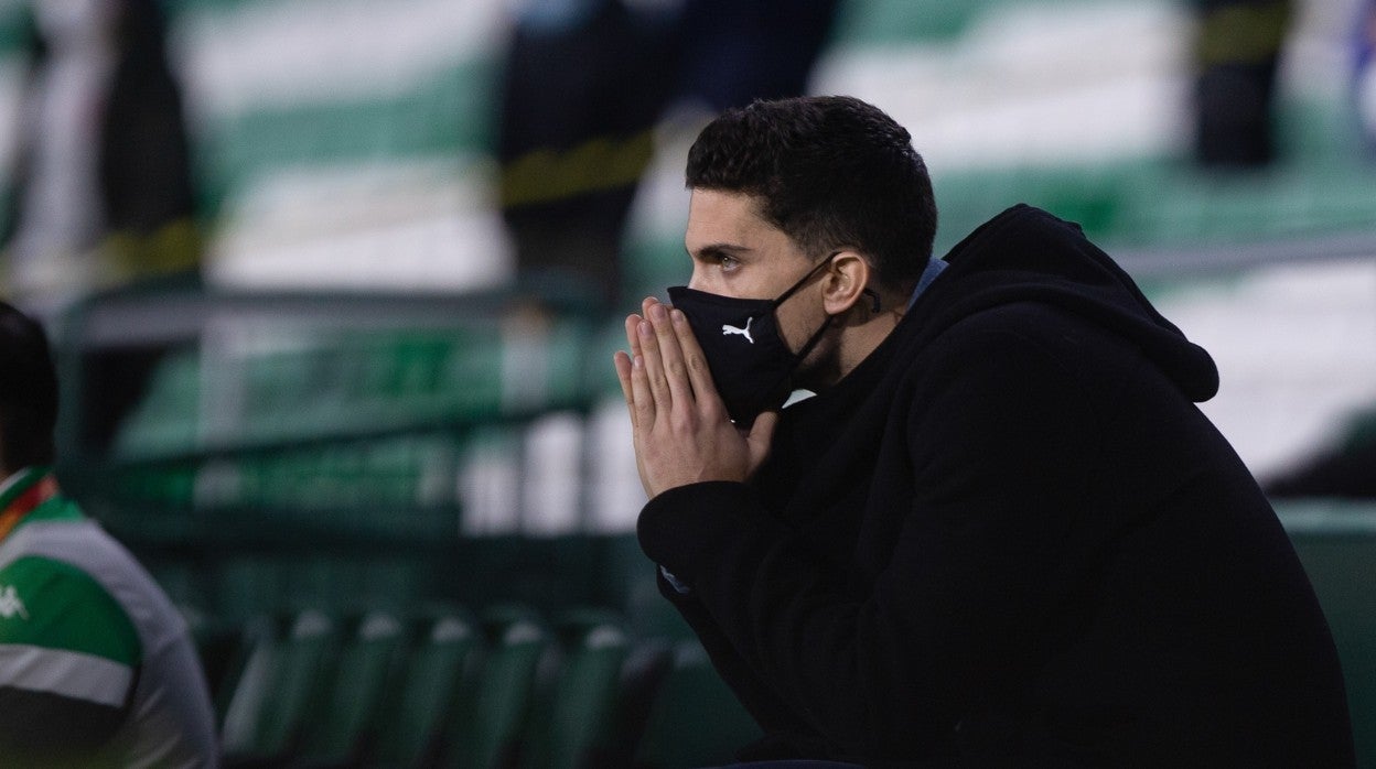 Bartra sigue en la grada del Villamarín el Betis - Athletic de la Copa del Rey