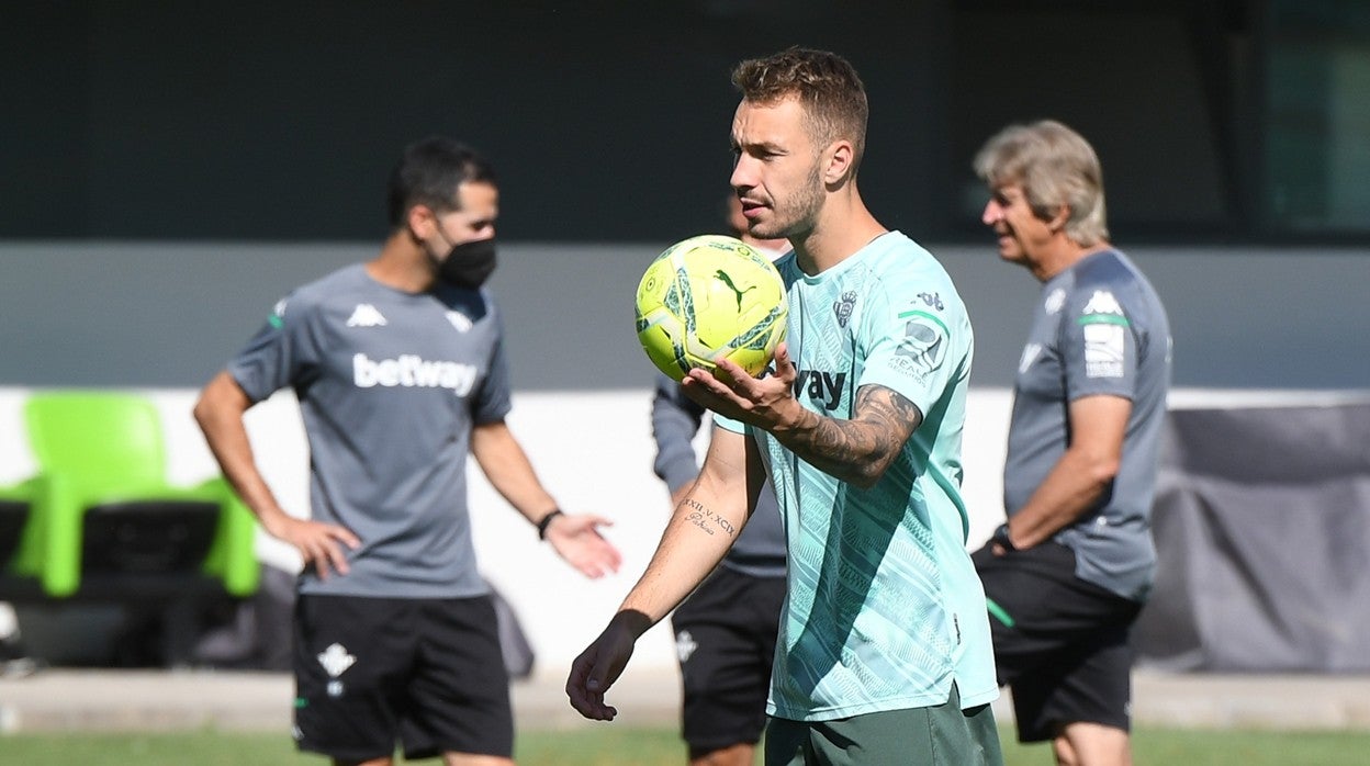 Loren durante un entrenamiento del Betis