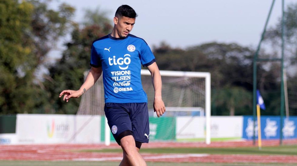 Balbuena, durante un entrenamiento con la selección de Paraguay